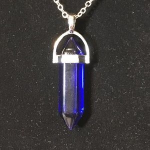 Royal blue transparent pillar pendant necklace